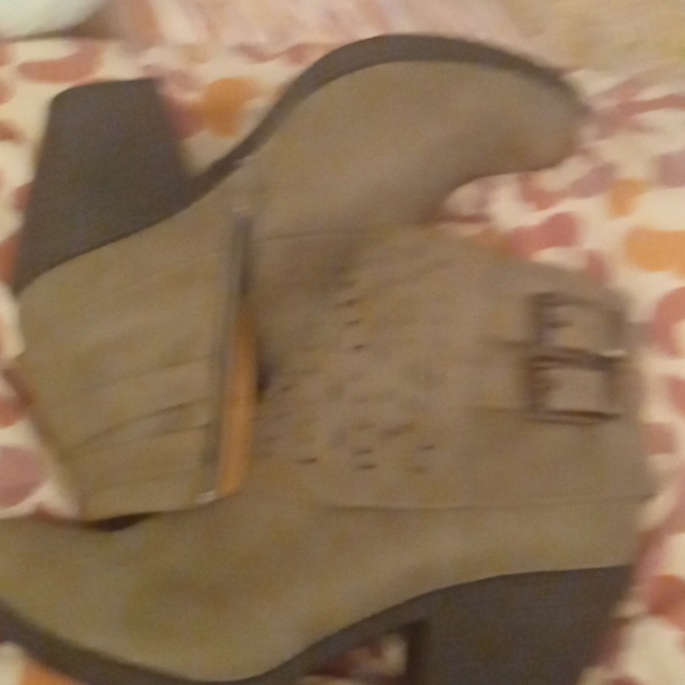 Laura Scott boots